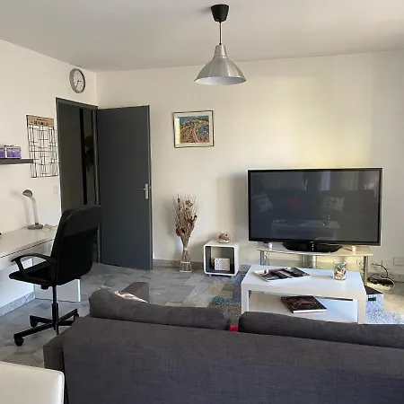 Suite Cosy, Piscine, Tennis, Parking Apartment